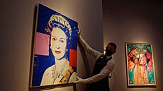 Odhadovaná hodnota obrazu Andyho Warhola Královna Albta II. ze série...