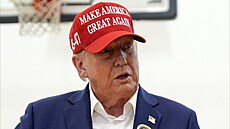 Donald Trump odvolil v amerických prezidentských volbách. Sv�j hlas odevzdal na...