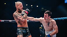 Radek Rou�al (vlevo) na Oktagonu 63 v Bratislav�