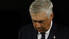 Skleslý nejlep�í trenér sv�ta. Carlo Ancelotti, kou� Realu Madrid, po domácí...
