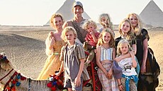 James Van Der Beek s rodinou v Egypt� (�erven 2024)