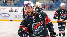 Cole Coskey, posila hokejových Pirát Chomutov, po svém gólu Jihlav.