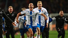 Fotbalisté Baníku Ostrava se radují z vít�zství nad Spartou.