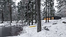 Kolem domu je samota, která me nkdy i dsit.