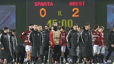 Spar�an�tí fotbalisté po prohraném utkání s Brestem.