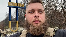 Ukrajinec Danil, jeho� rodina uprchla do �eska, vidí scéná� �ern�: podle n�j...