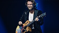 Richard Kraj�o b�hem koncertu �Karel Gott ...jeho písn� �ijí dál!� v O2 aren�...