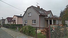 Domek v Dobruce, kde podle místních policie nala mrtvé novorozen.