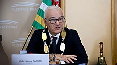 Nov� zvolený hejtman Plze�ského kraje Kamal Farhan z ANO. Léka� je zárove�...