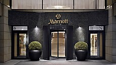 V roce 1999 se v centru Prahy otev�el p�tihv�zdi�kový hotel Prague Marriott...