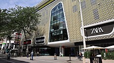 Pohled do víde�ské Mariahilfer Strasse (11. �ervna  2024)