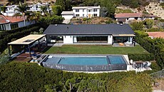 Dm, ve kterém tragicky zemel herec Matthew Perry, se rok po jeho smrti prodal...