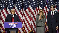 Donald Trump, Melania Trumpová a Barron Trump ve West Palm Beach (6. listopadu...