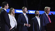 Michael Boulos, Lara Trumpová, Eric Trump, Donald Trump Jr. a Donald Trump ve...