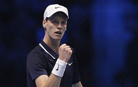 Jannik Sinner v utkání proti Daniilu Medved�vovi.