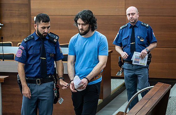 Odvolací soud pravomocn potvrdil mui 18 let vzení za obecné ohroení a za pokus o vradu pi zapálení baru v Liberci.