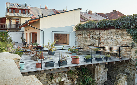 V M�STSKÉ KRAJIN� Bývalý sklad likérky stojí na atypickém pozemku proluky mezi...