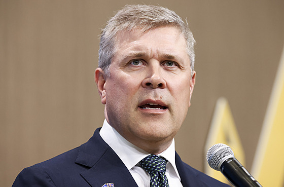 Islandský premiér Bjarni Benediktsson p�i p�íjezdu na summit NATO ve...