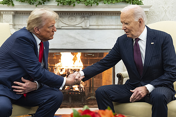 Prezident Joe Biden se setkává s nov zvoleným prezidentem Donaldem Trumpem v...