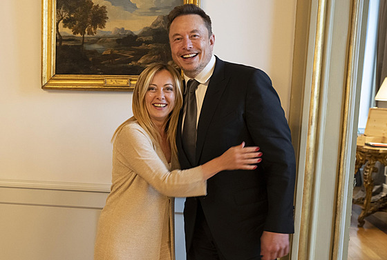 Giorgia Meloniová a Elon Musk (16. ervna 2023)