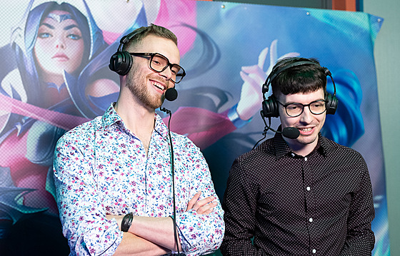 Tomá� �Mortsche� And�l (vpravo) �ty�i roky p�sobil v jedné z �eských lig online...