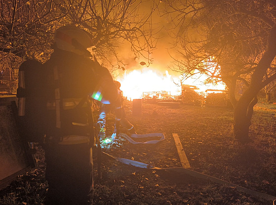 Po�ár mobilheimu ve Vysoké nad Labem (18. listopadu 2024)