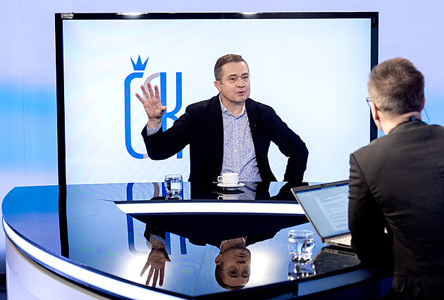 Třetina lidí si nečistí zuby, říká Šmucler. Mluvil i o Tabu a o Česku pod nadvládou Pákistánu