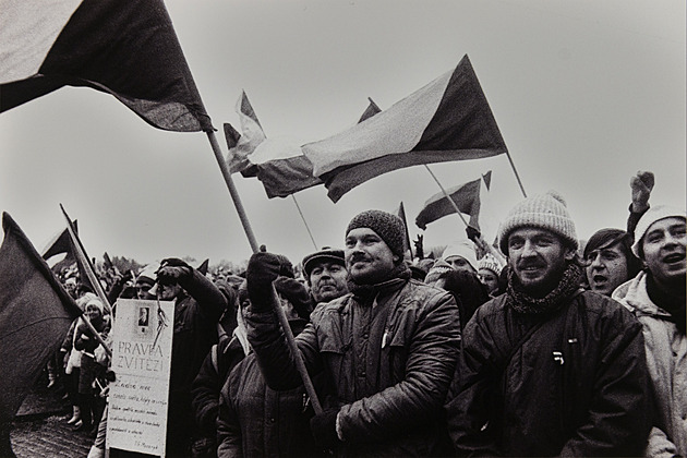 Tušení přelomu a pohled z Melantrichu. Redaktoři LN vzpomínají na sametovou revoluci