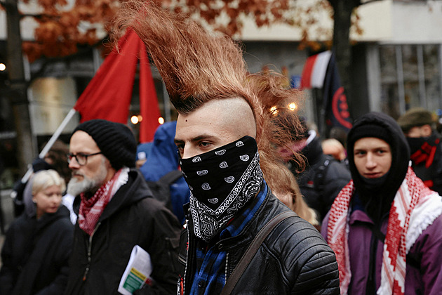 Horší je Bartoš s teroristickou Antifou než Turkův humor, zaútočil Macinka