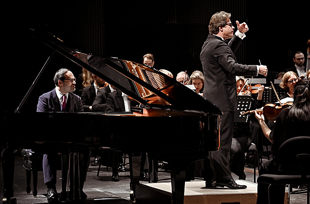 Přirozené spojení. Česká filharmonie představila nového šéfdirigenta Jakuba Hrůšu