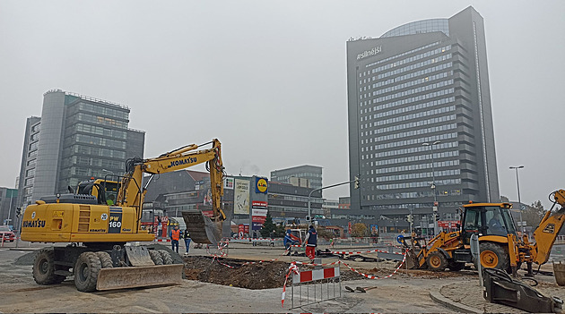 Havárie vodovodního potrubí na Praze 4 (11. listopadu 2024)