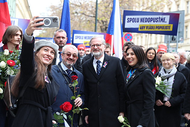 Češi budou mít mzdy jako v Německu. Ale musí nás volit, řekl premiér Fiala