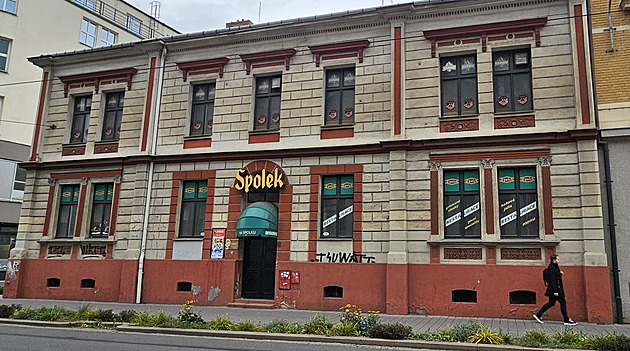 Pivnice Spolek na Nádraní ulici v centru Ostravy v souasné nefunkní podob....