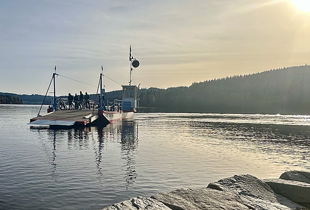 Pívoz Hraniá vozí turisty i místní mezi Frymburkem a Frýdavou.