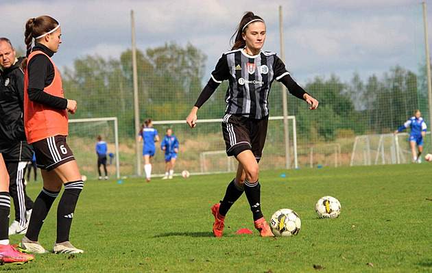 Karolína Va�ková nastupuje nej�ast�ji v útoku. �Jsem na h�i�ti od toho, abych...