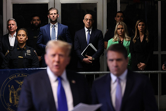 Trump zkouší, co republikáni podpoří. Na šéfa FBI navrhl svého exporadce