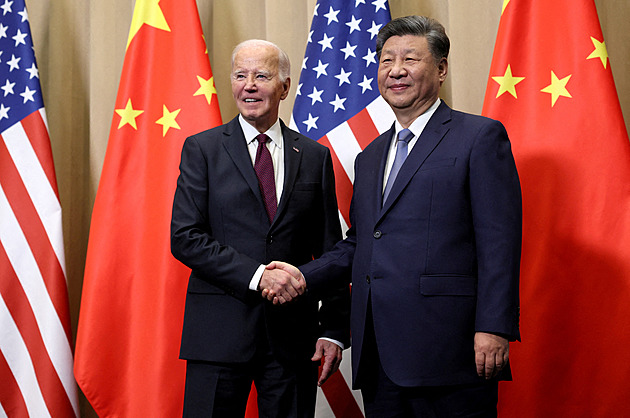 Kdy se čínská armáda vydá na pochod? Peking má oproti USA jednu velkou slabinu