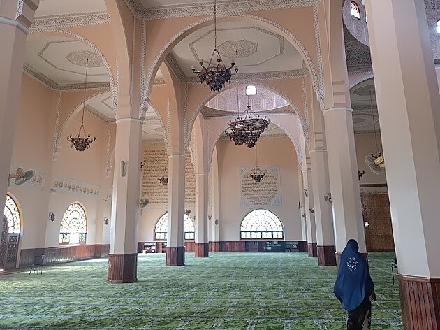 N�rodn� me�ita v ugandsk� Kampale. Ugandsk�m muslim�m ji sv�ho �asu nechal...