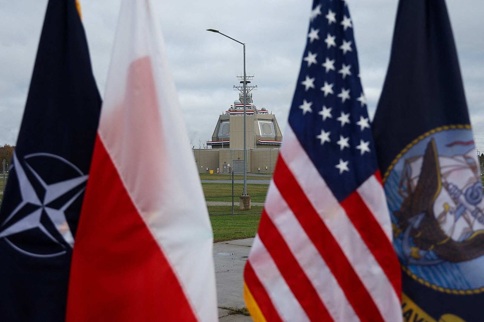 Základnu v Polsku pojmenují po Trumpovi. Platíme za bezpečnost, tvrdí Nawrocki