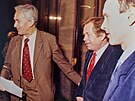 Prezident Vclav Havel na nvtv Zlna v beznu 1990 v doprovodu Miroslava...