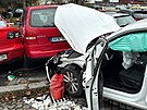 idi sdlenho automobilu naboural na praskm Strahov dalch osm aut, z...