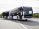 V Plzni zkouej kloubov elektrobus znaky Mercedes.