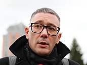 Smute�ní hosté p�ichází na poslední rozlou�ení s Marií Bene�ovou. Ta dvakrát...