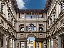 Dva miliony náv�t�vník�, kte�í ro�n� zamí�í do florentské galerie Uffizi,...