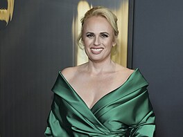Rebel Wilsonová na Governors Awards v Los Angeles (17. listopadu 2024) a její...