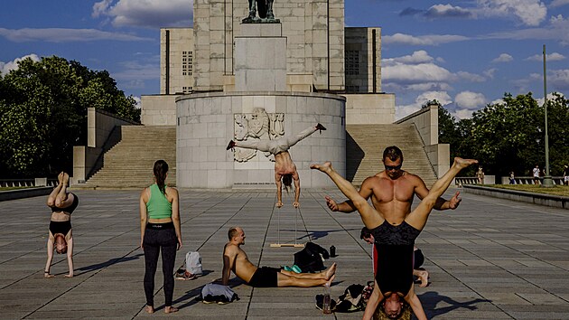 GRANT PRAHY: Petr Topi�, MAFRA, a.s. / In Casual Way