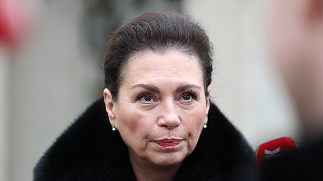 Do Stra�nic na poh�eb Marie Bene�ové dorazila Jana Bobo�íková. (19. listopadu...