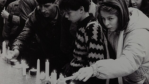 Takto zachytil atmosf�ru listopadov� Prahy fotograf Michal R��i�ka.