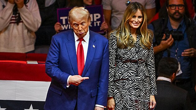 Donald Trump a Melania Trumpov� na m�tinku v New Yorku (27. ��jna 2024)