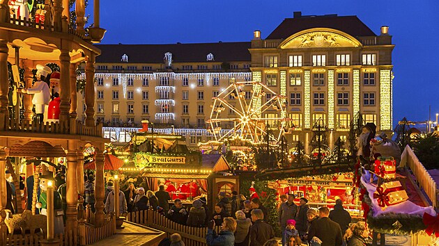 V�no�n� trhy se v Dr��anech po��daj� pravideln� u� od roku 1434.